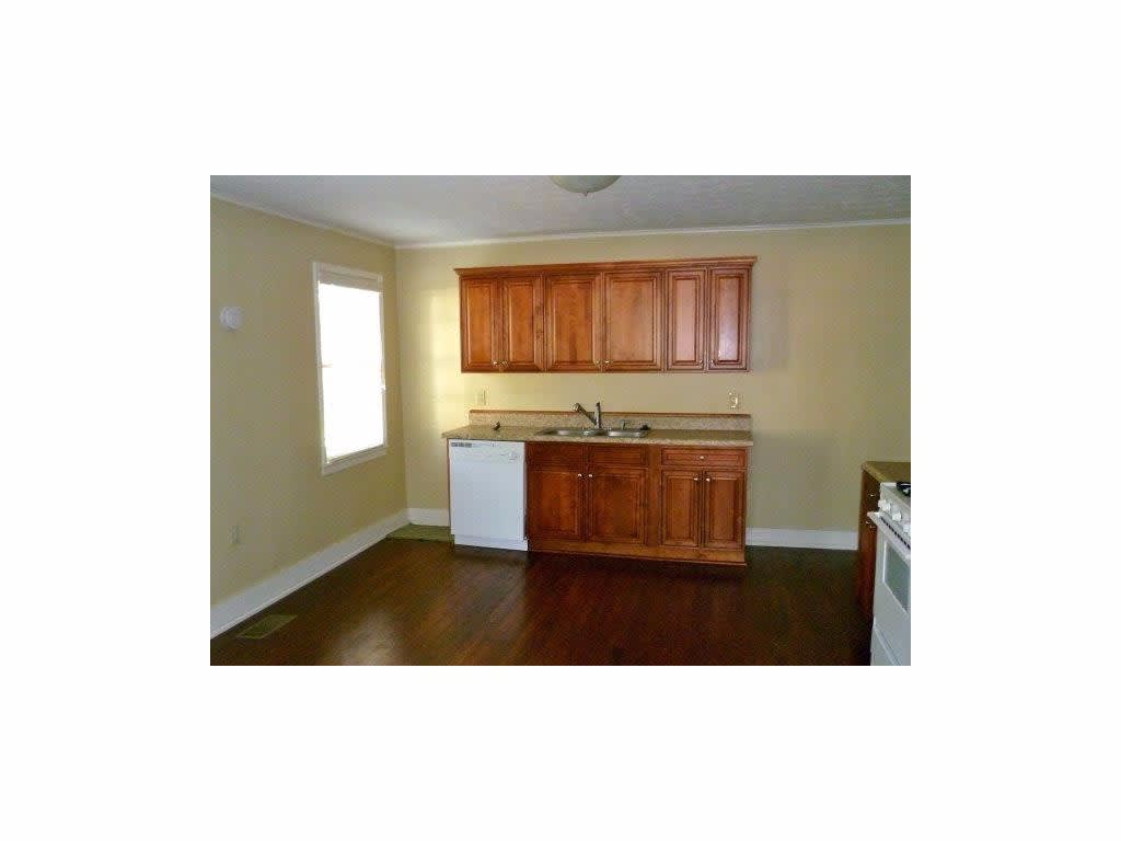 Vaughn Ave Available in October! – photo 2