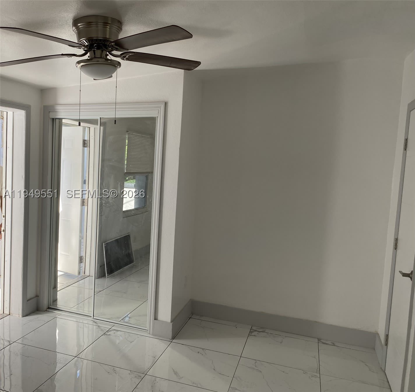 6045 Buchanan St – photo 4