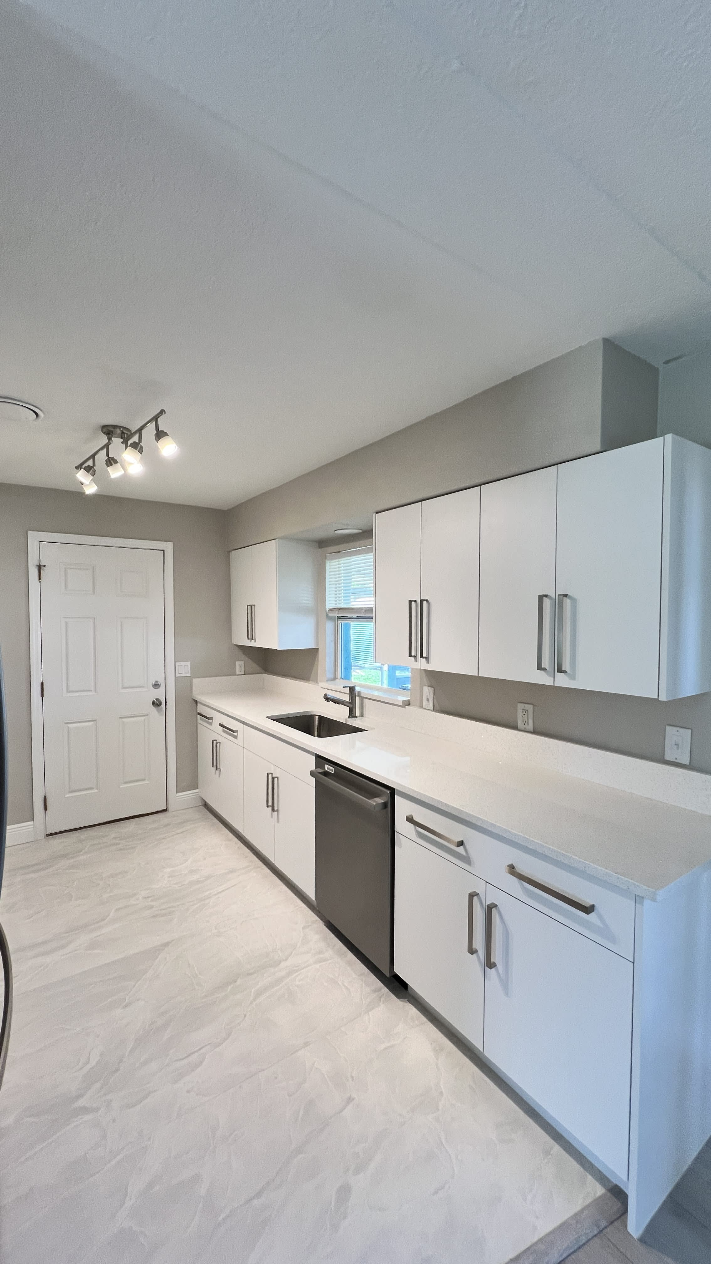 7615 Northern Oak Street – photo 2