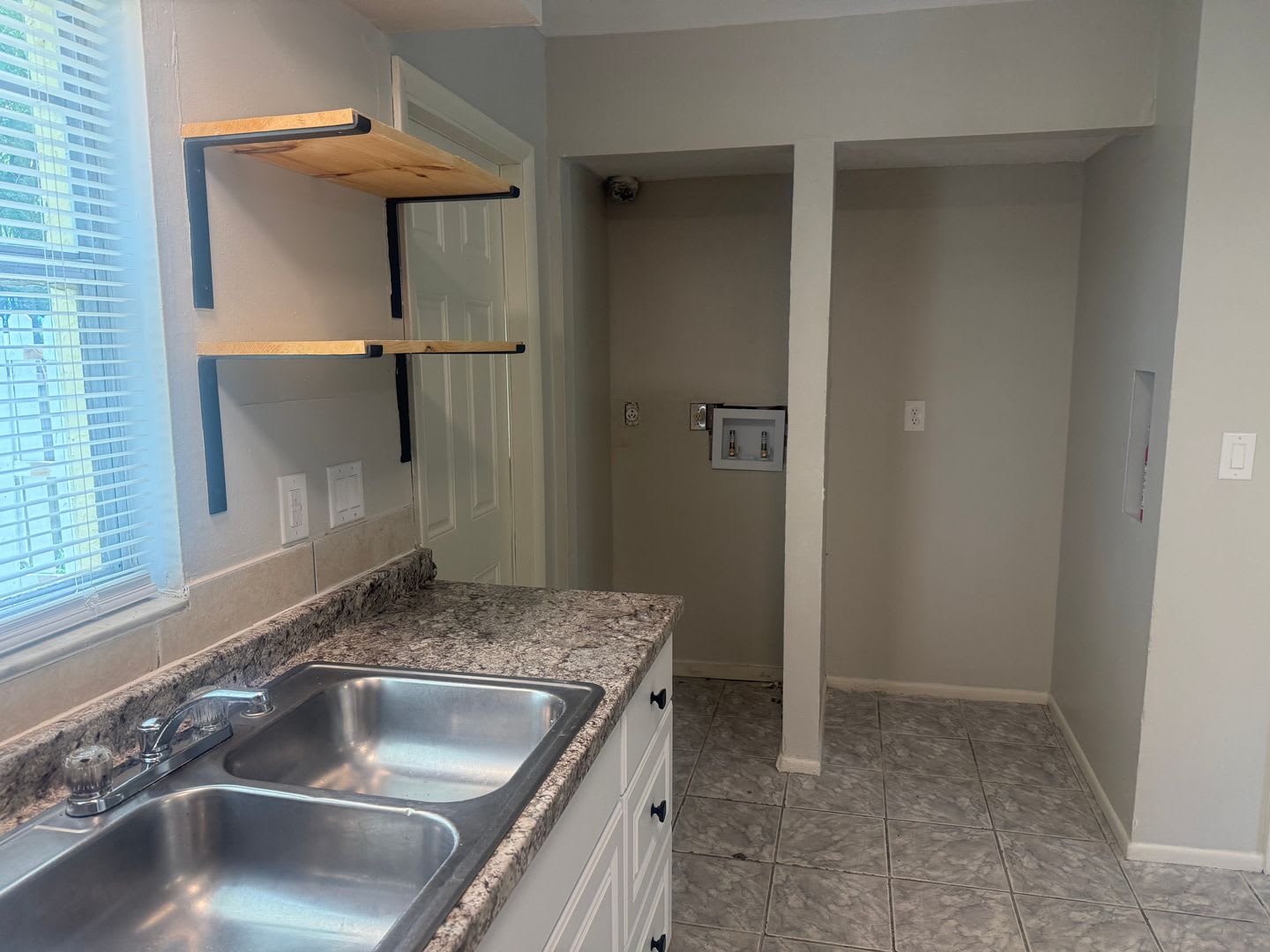 KAI9s 7plex 919 33rd Ave W Bradenton – photo 3