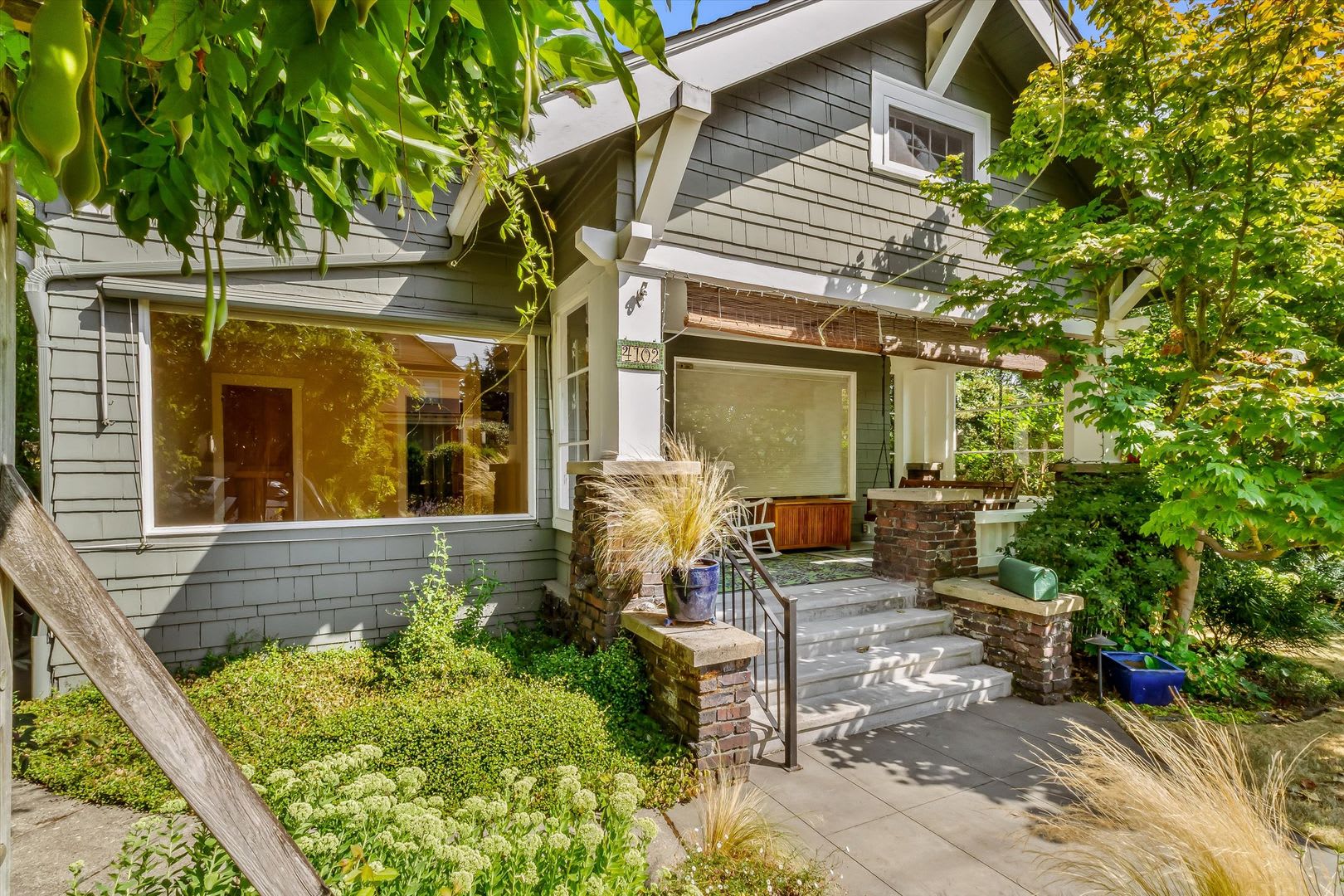 Beautiful 4-Bedroom Home with Rooftop Deck & Water Views in Prime Wallingford – photo 3