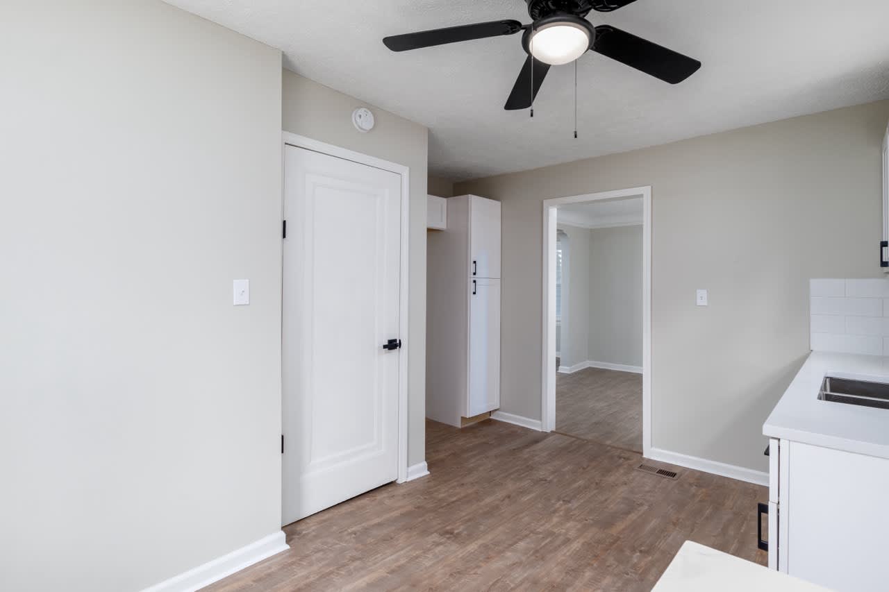13804 Rexwood Avenue – photo 4