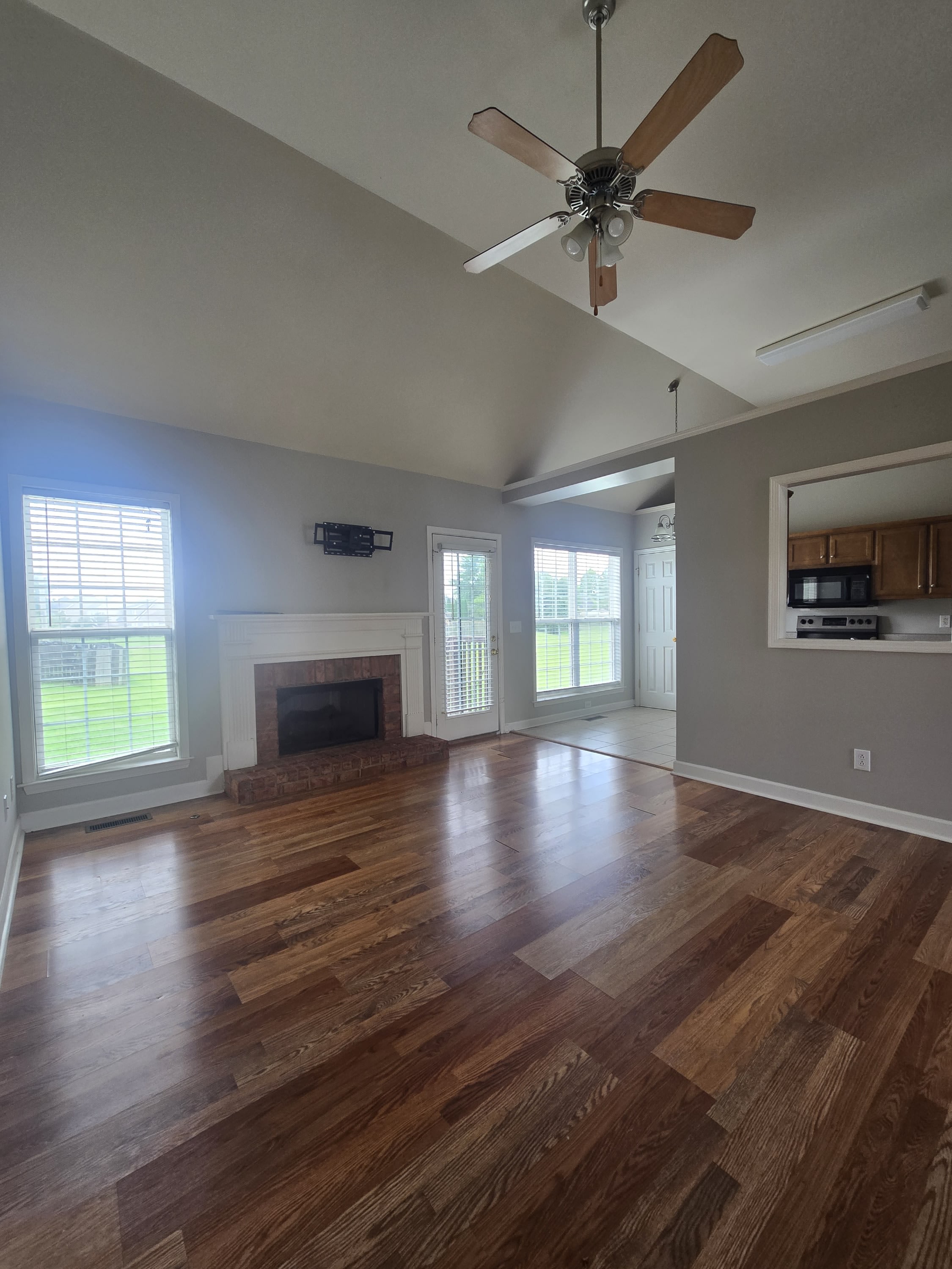 2229 Dewey dr – photo 4