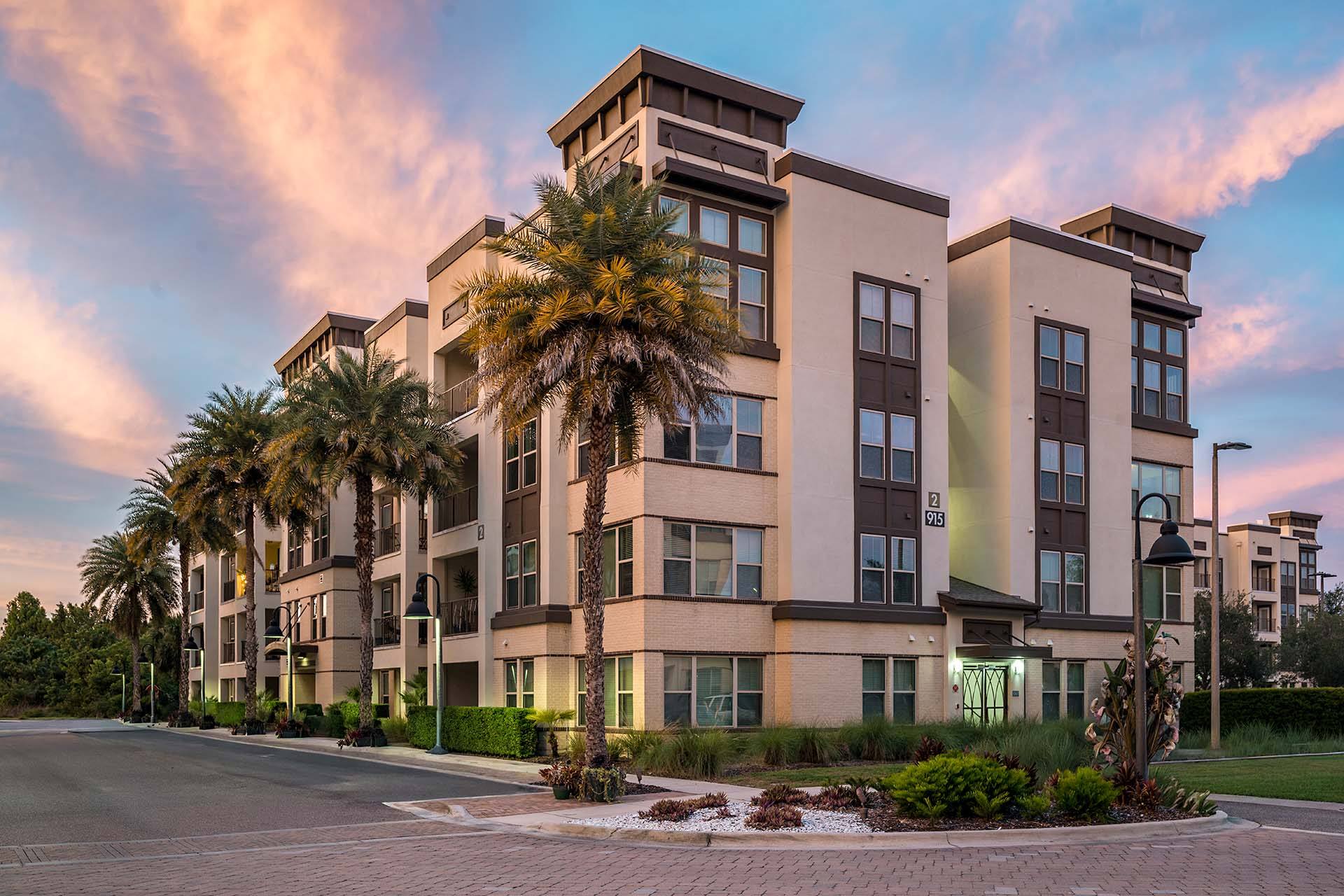Nine 12 Gateway Apartments – photo 1