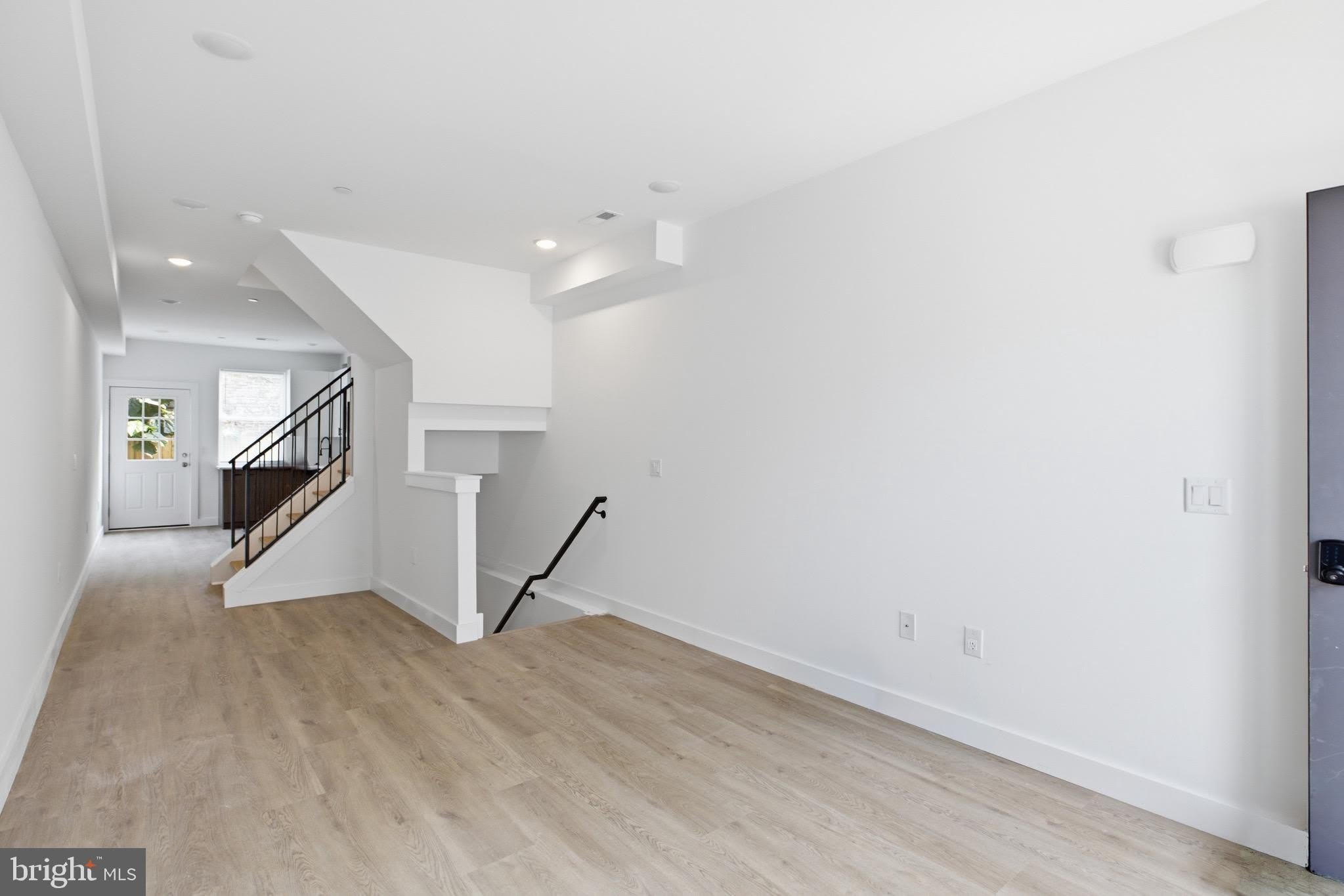 1027 W Arizona Street – photo 3