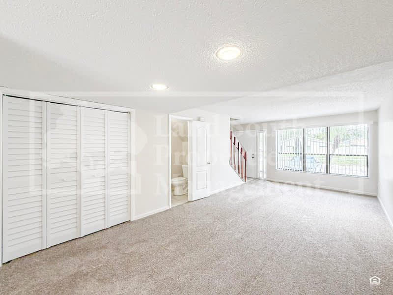 4948 Market Square – photo 3