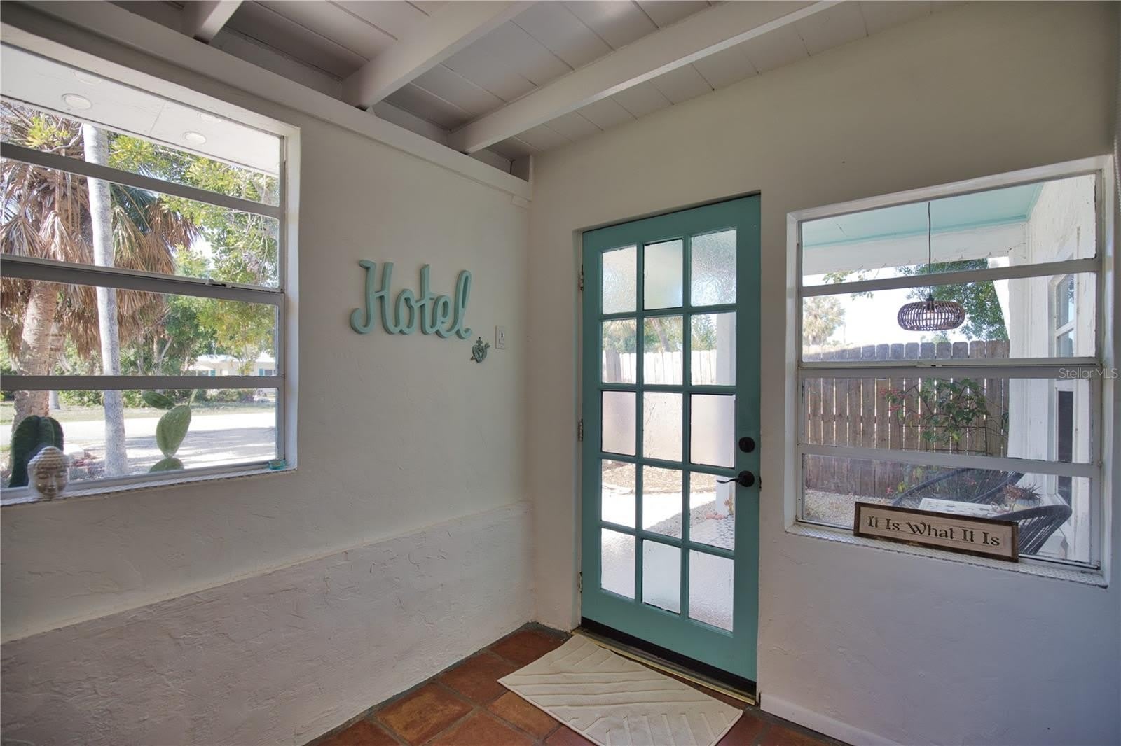 650 EDWARDS Street – photo 5