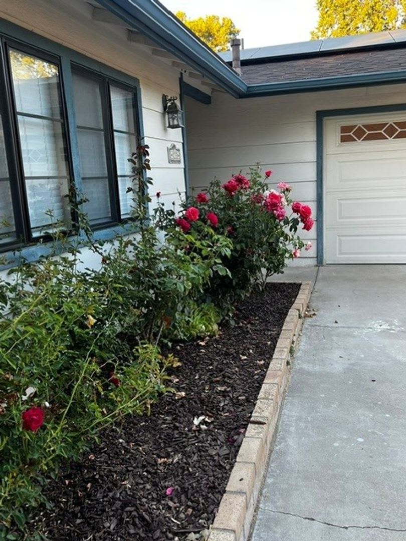 Beautifully Updated 3-Bedroom Home in Desirable Rancho de Maria – photo 4