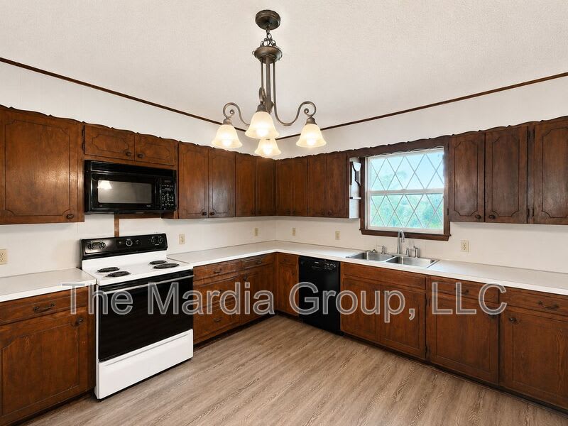 3858 US HWY 69 – photo 4