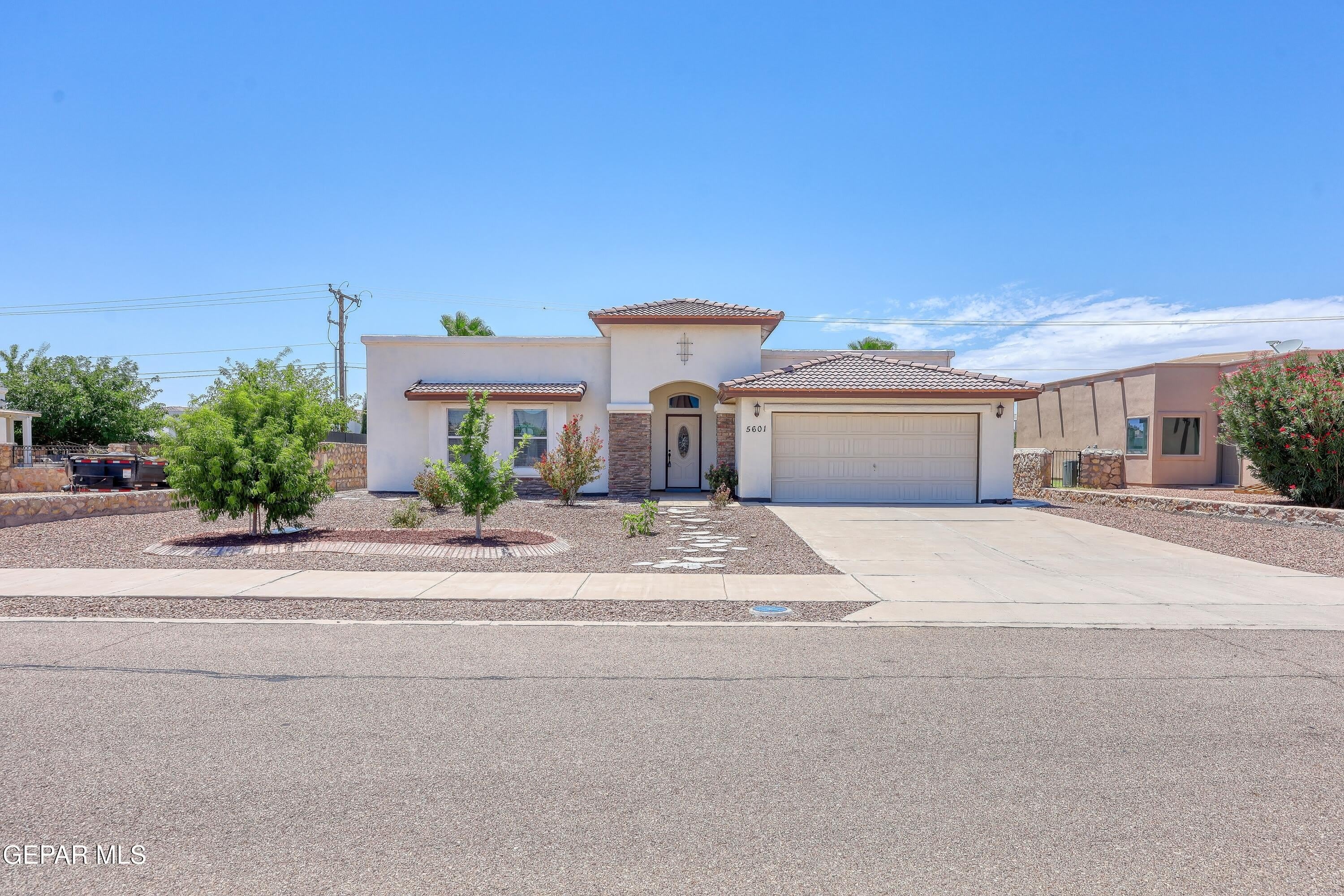 5601 VALLEY MAPLE Drive – photo 2