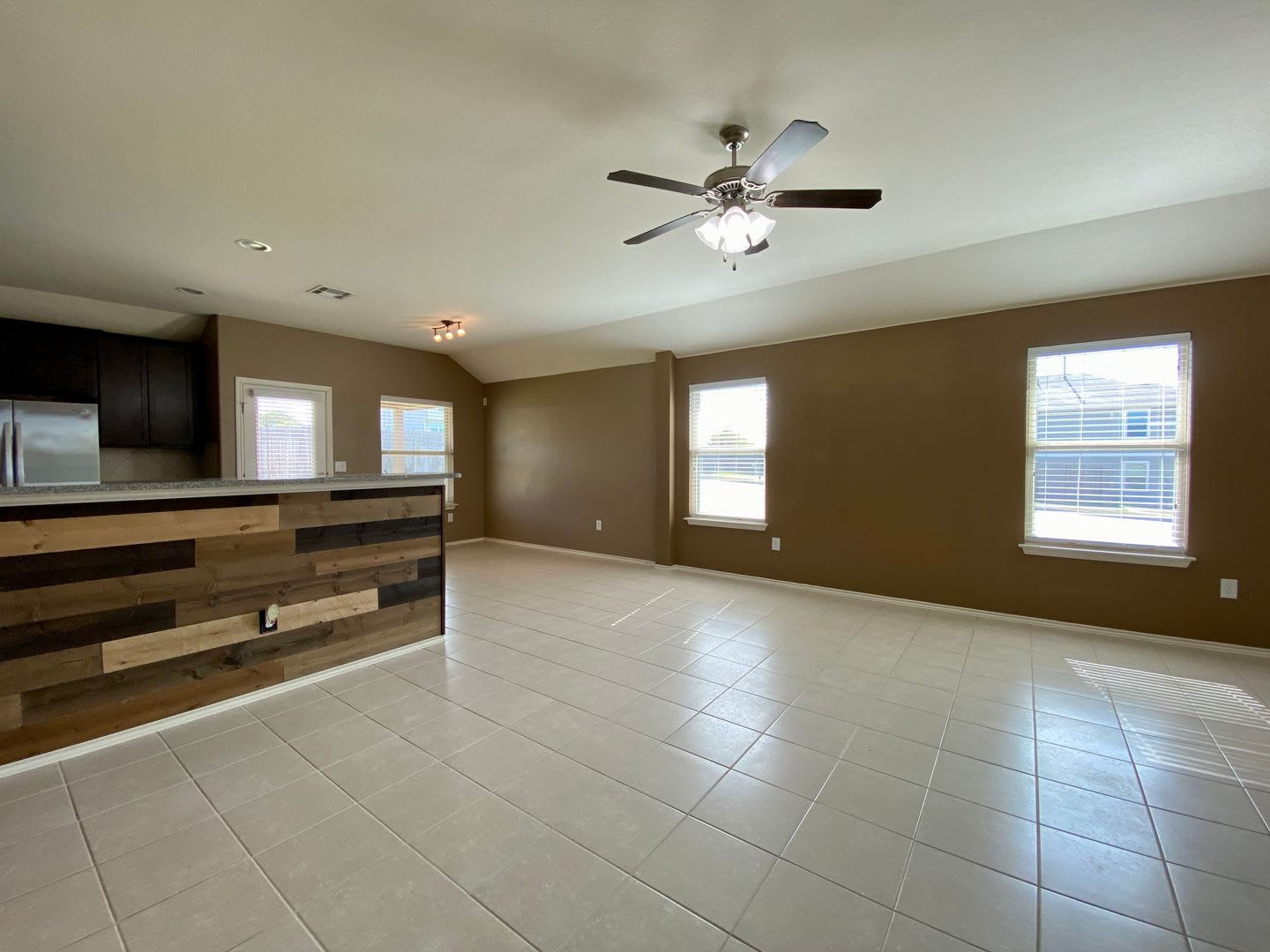 Amazing 3 bed 2 bath in Buda!!! – photo 5