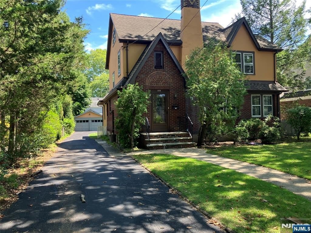 325 Bogert Avenue – photo 2