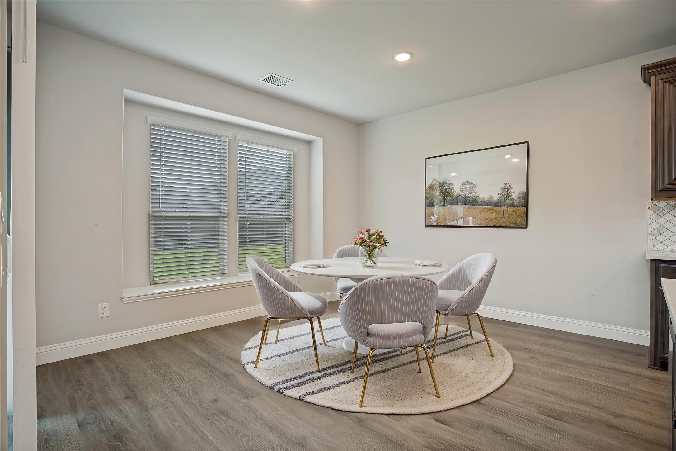 812 Woodview Court – photo 4