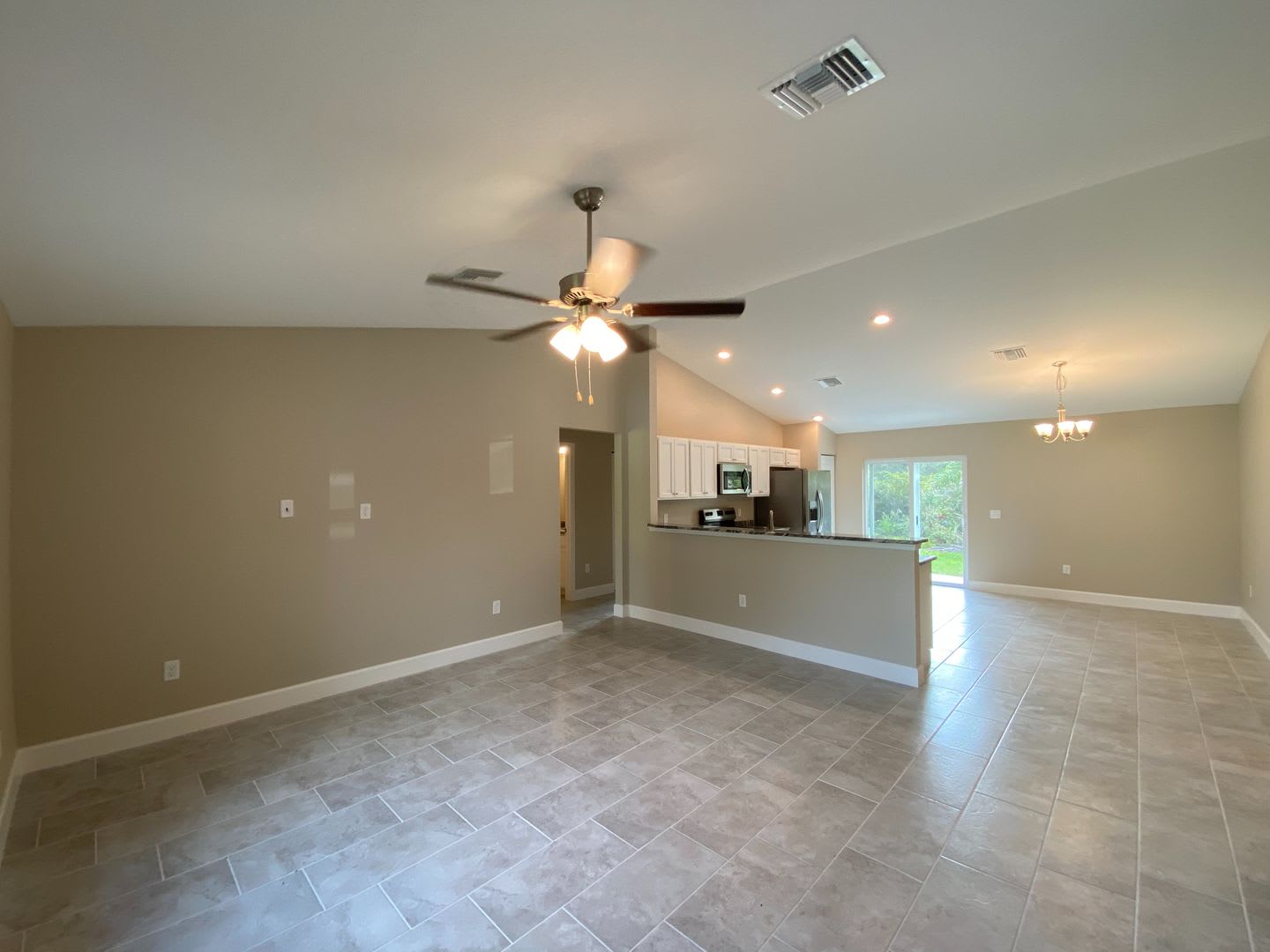 Desirable SW Ocala Neighborhood 3/2/2 *WON'T LAST* – photo 3
