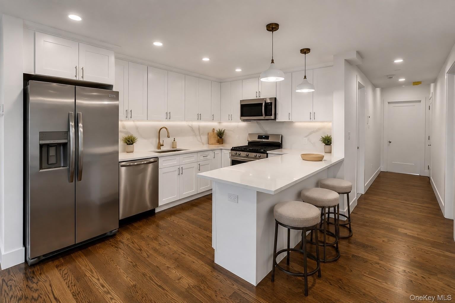 1431 Old Northern Boulevard – photo 2