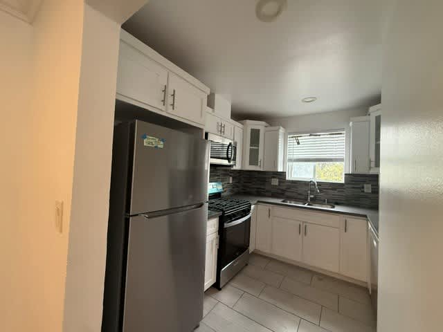 237 E Anaheim St 3 – photo 2