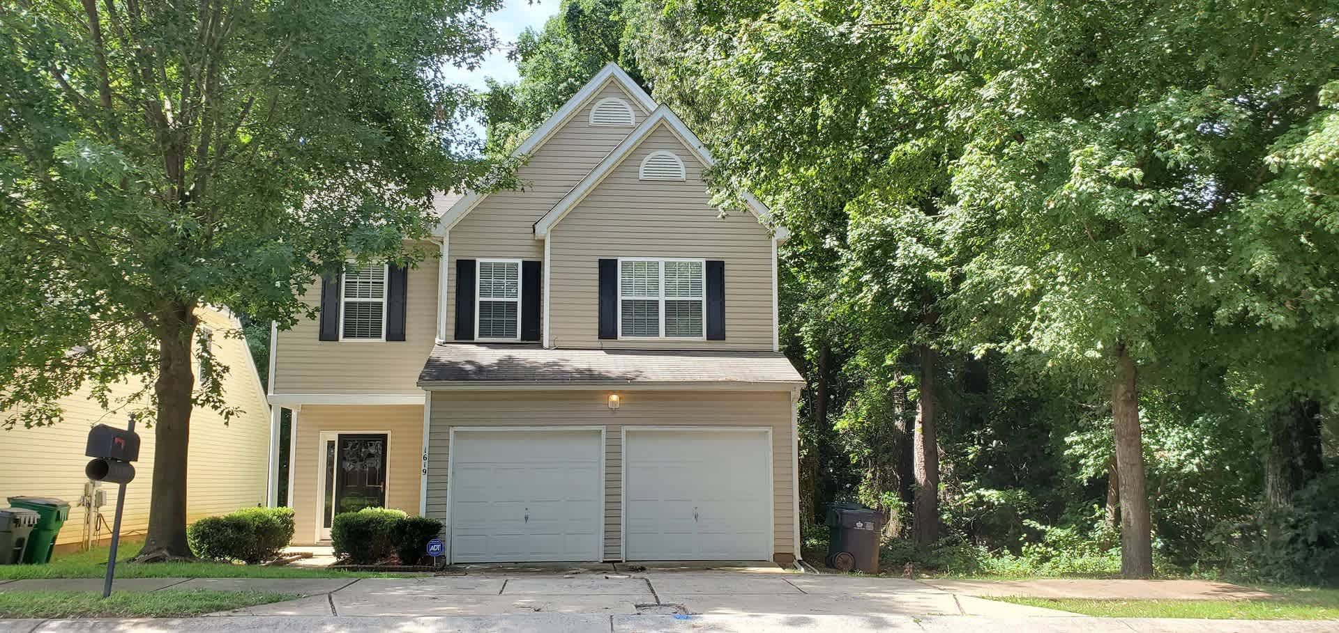 3 Bedroom Home in North Charlotte – photo 1