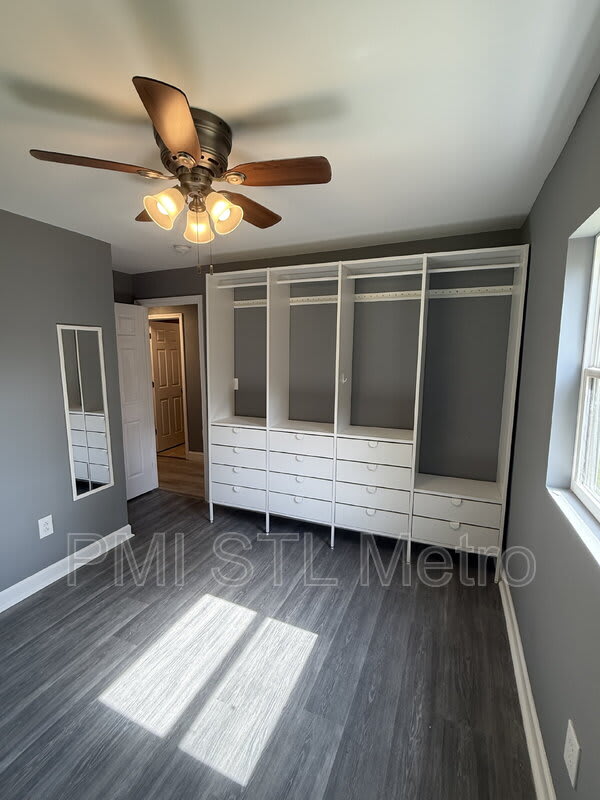 528 Royal Avenue – photo 3