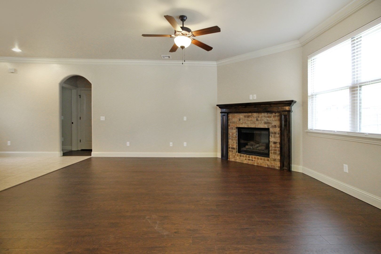 Wonderful 3 bed + bonus, 2.5 bath, & 3 car in Edmond – photo 3