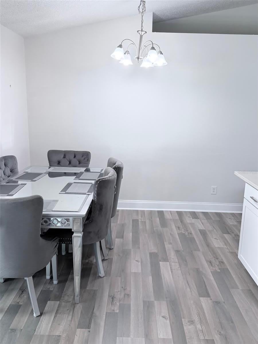 3237 LONDON Avenue – photo 5