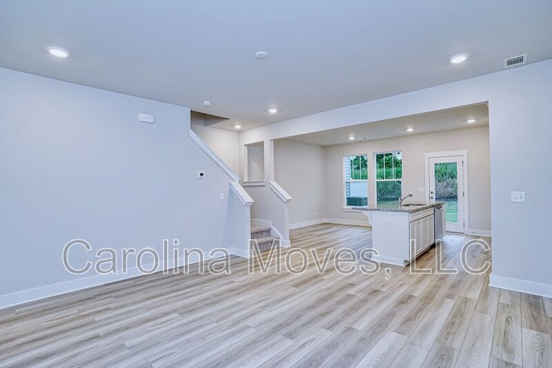 1358 Maplesmith Way – photo 4