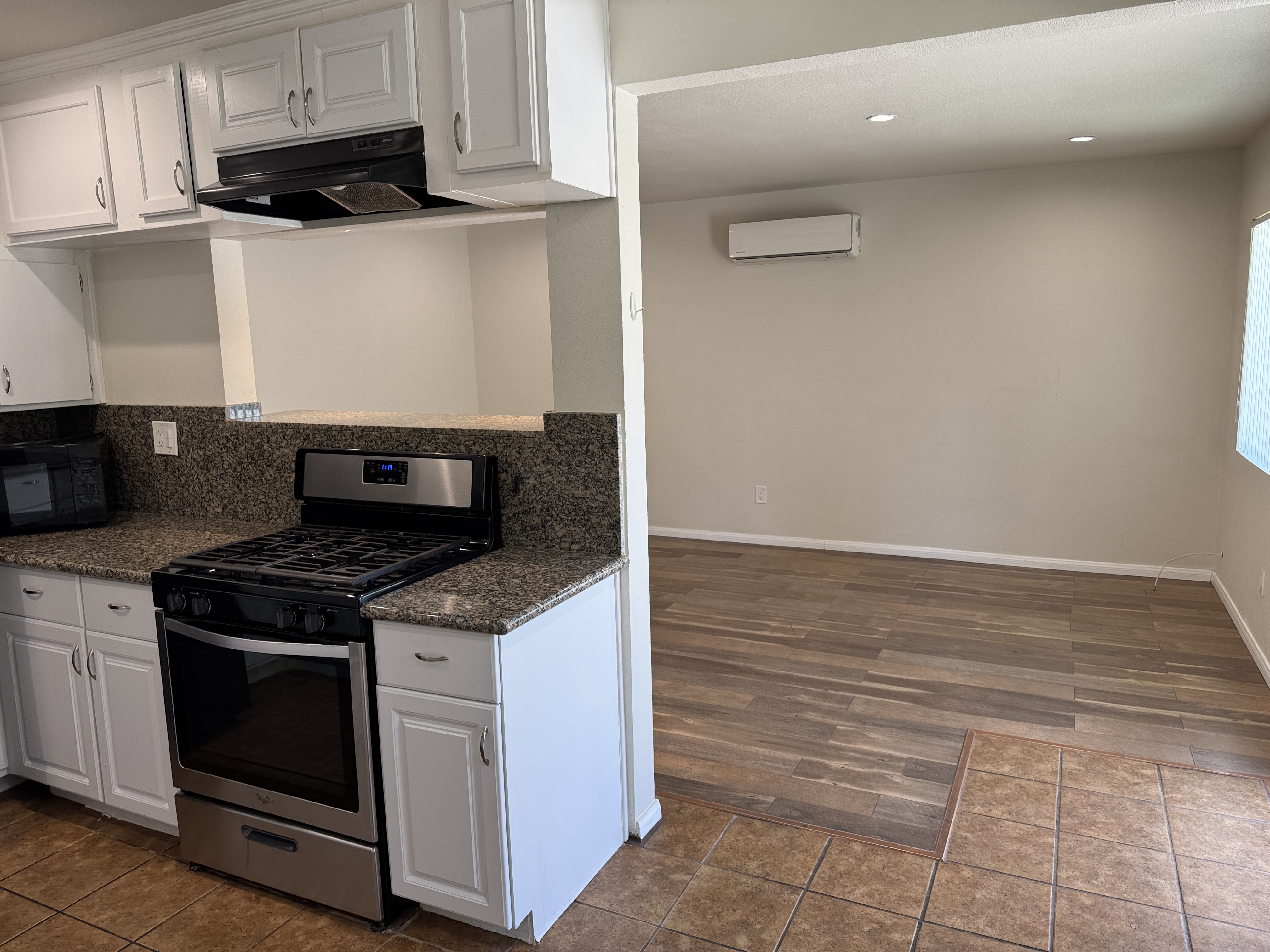 24449 University Ave – photo 5