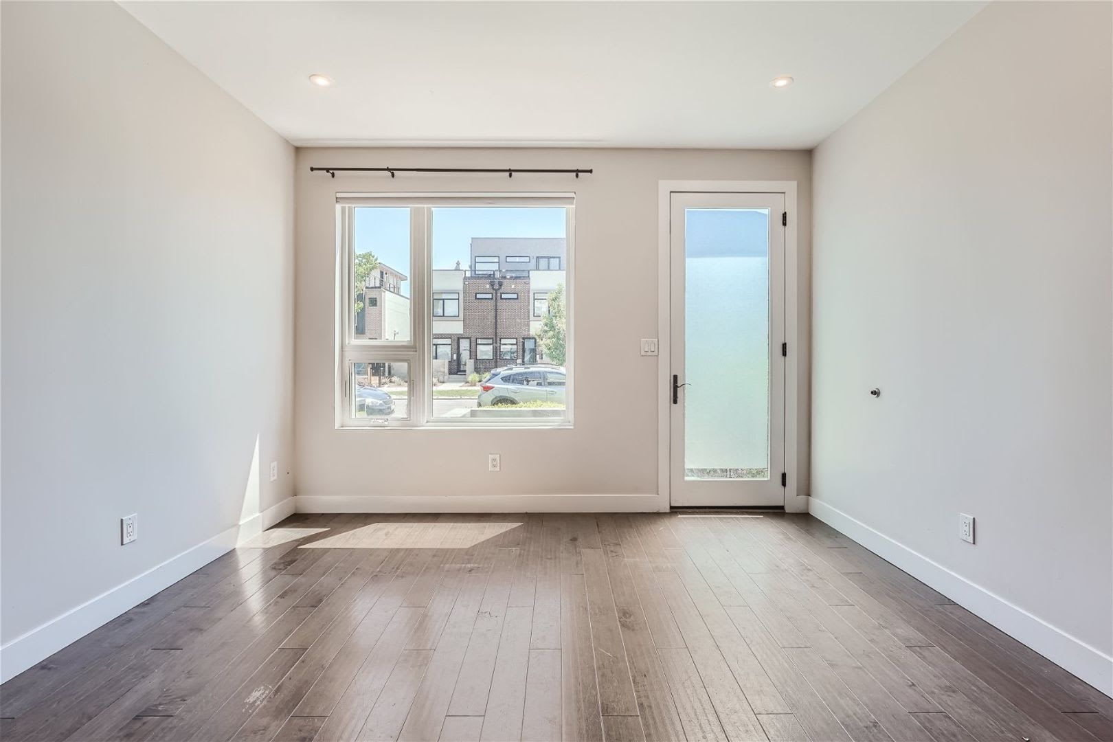 Luxurious 3Br 3Ba In Rino Rooftop Patio – photo 5