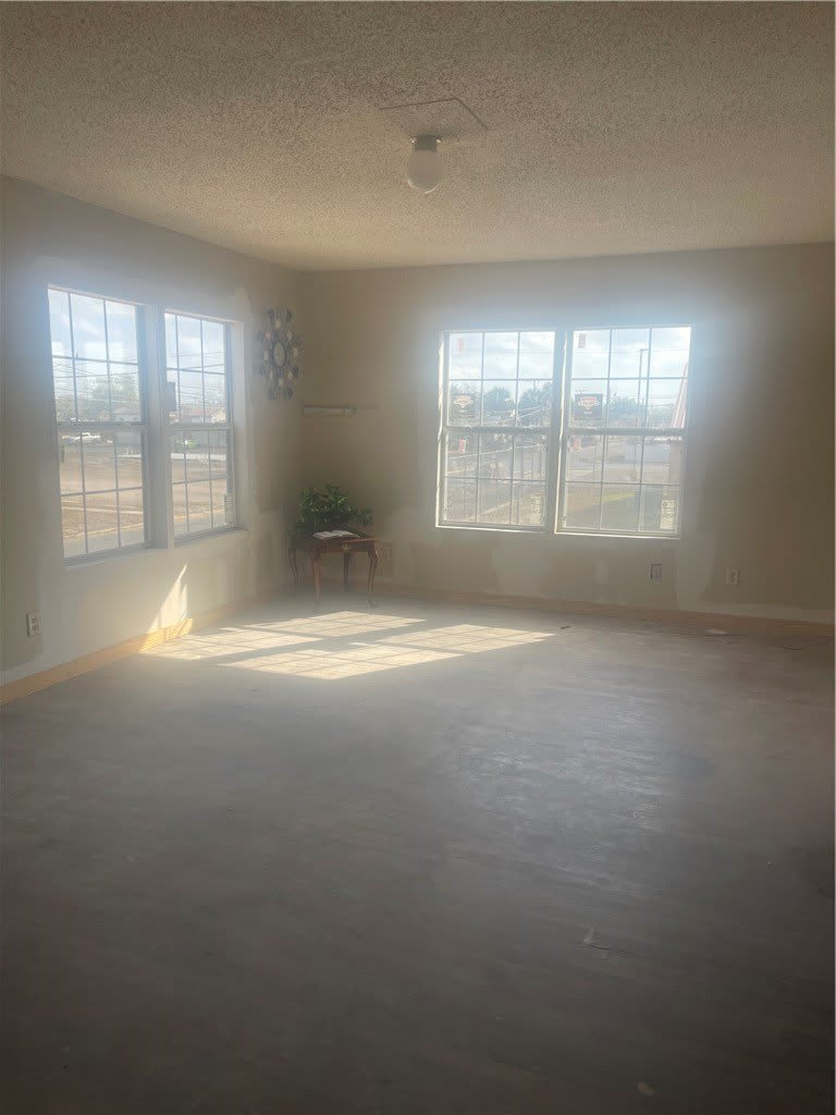 602 E 4th St – photo 2