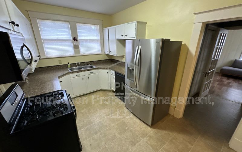 954 Sheridan Street – photo 5