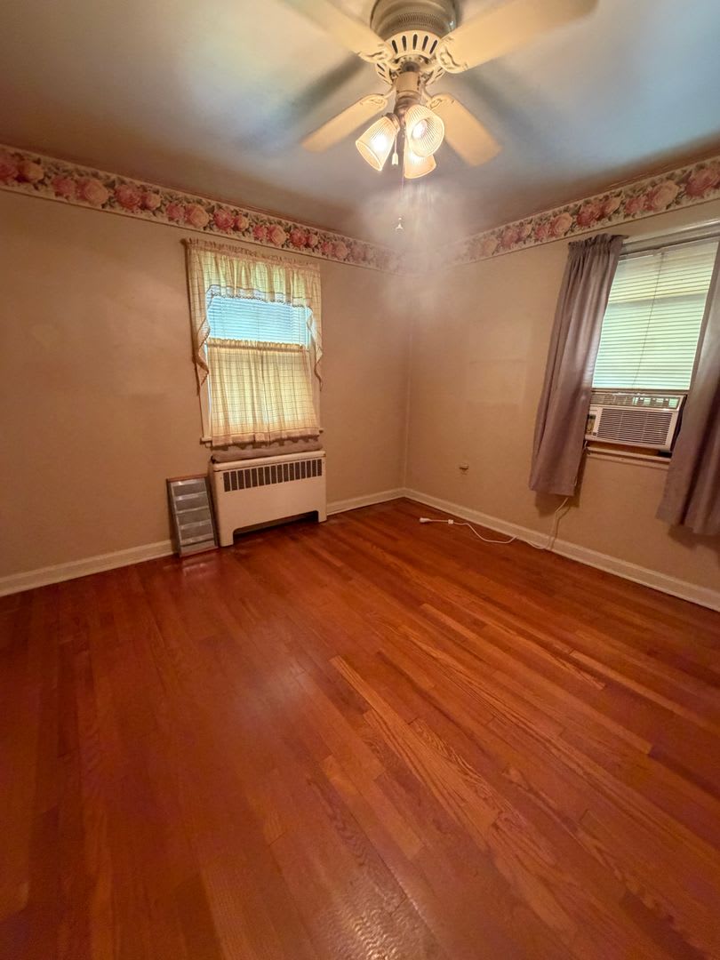 AVAILABLE FOR SHOWING NOW!!! 3 BEDROOM / 1 BA – photo 4