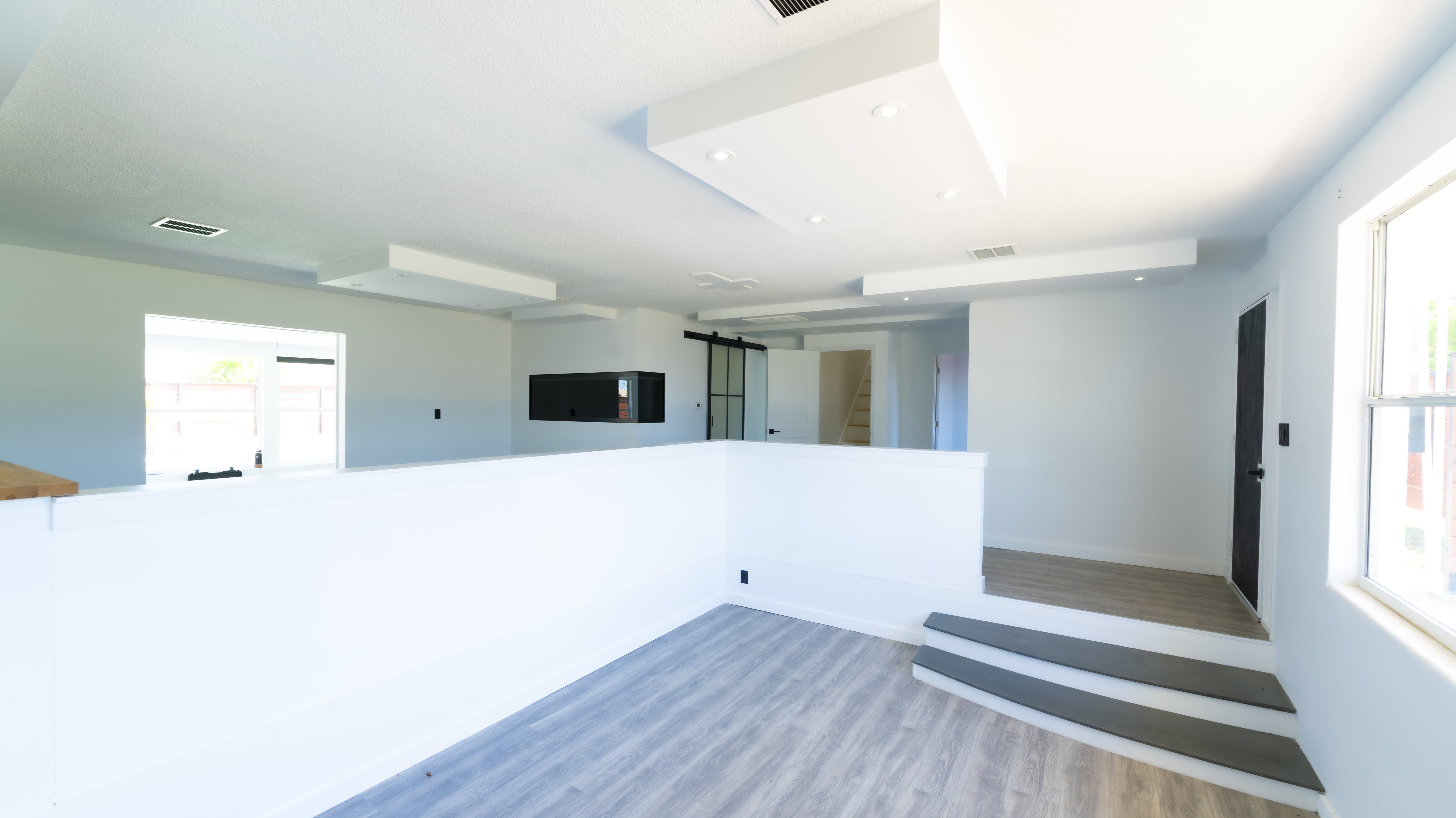 321 Cornell Dr – photo 2