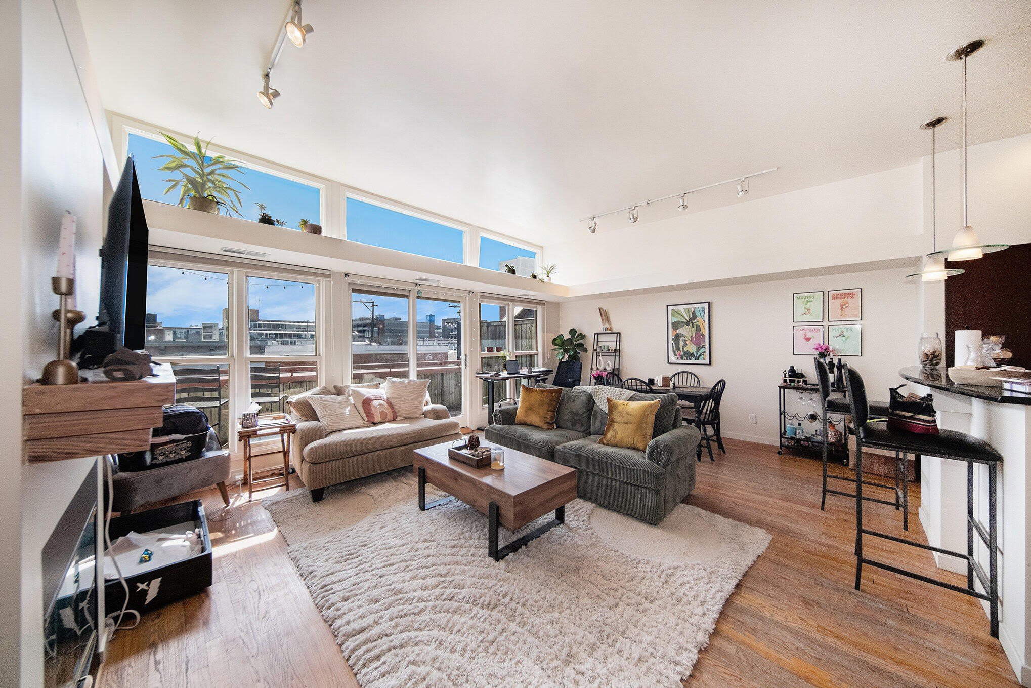 217 E Washington Street – photo 3