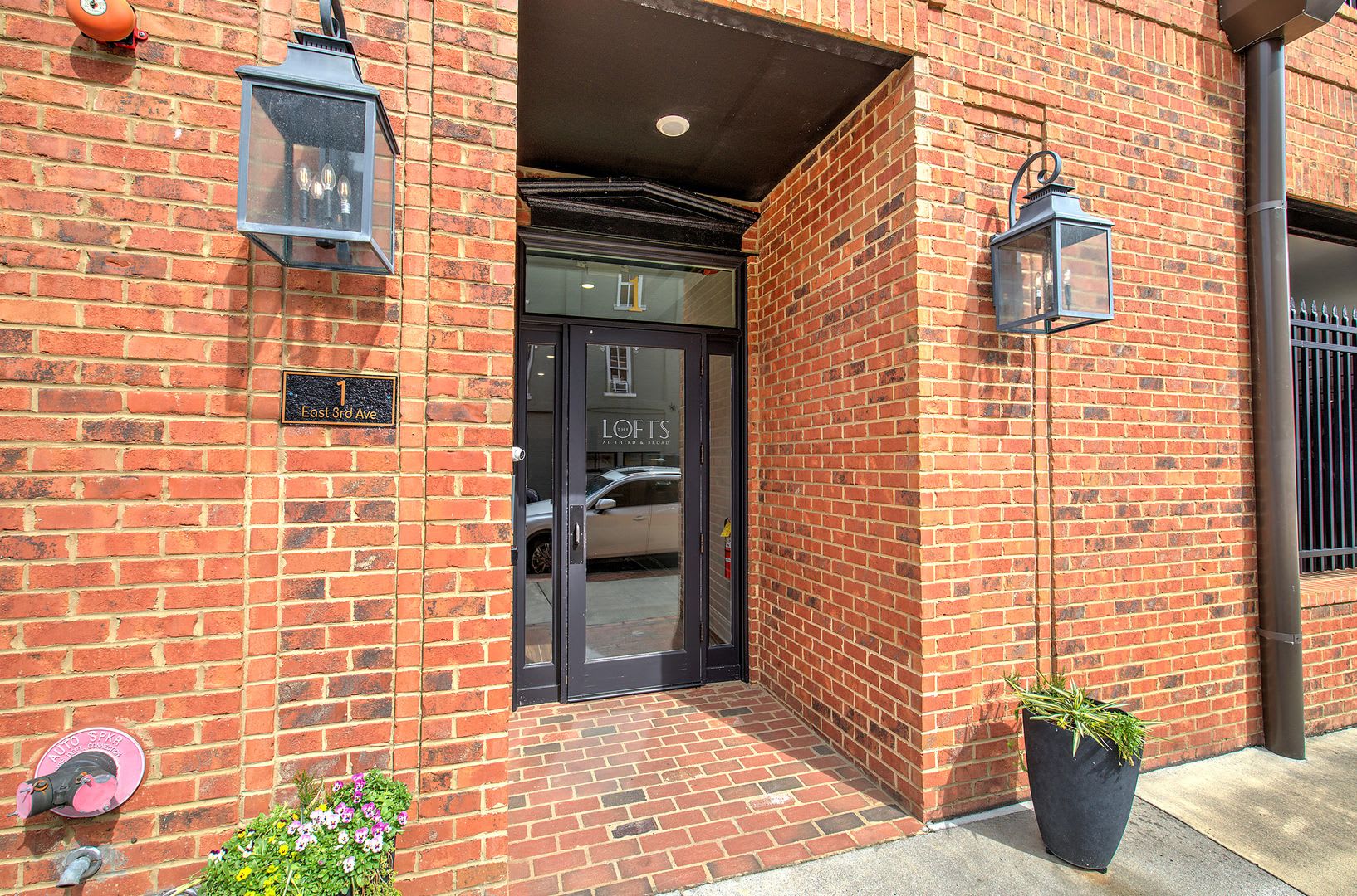 Beautifully Furnished 2/2 Apartment on Broad St- $2,875 – photo 3