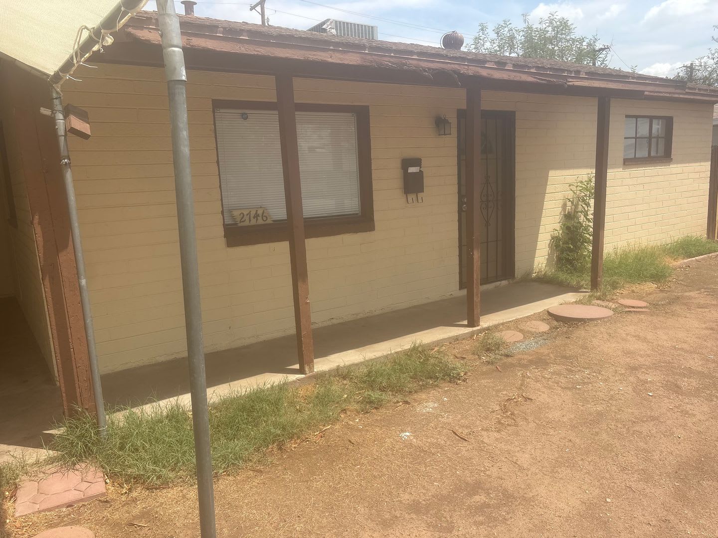 Remodeled three bedroom one bath waiting for you to come home! – photo 4