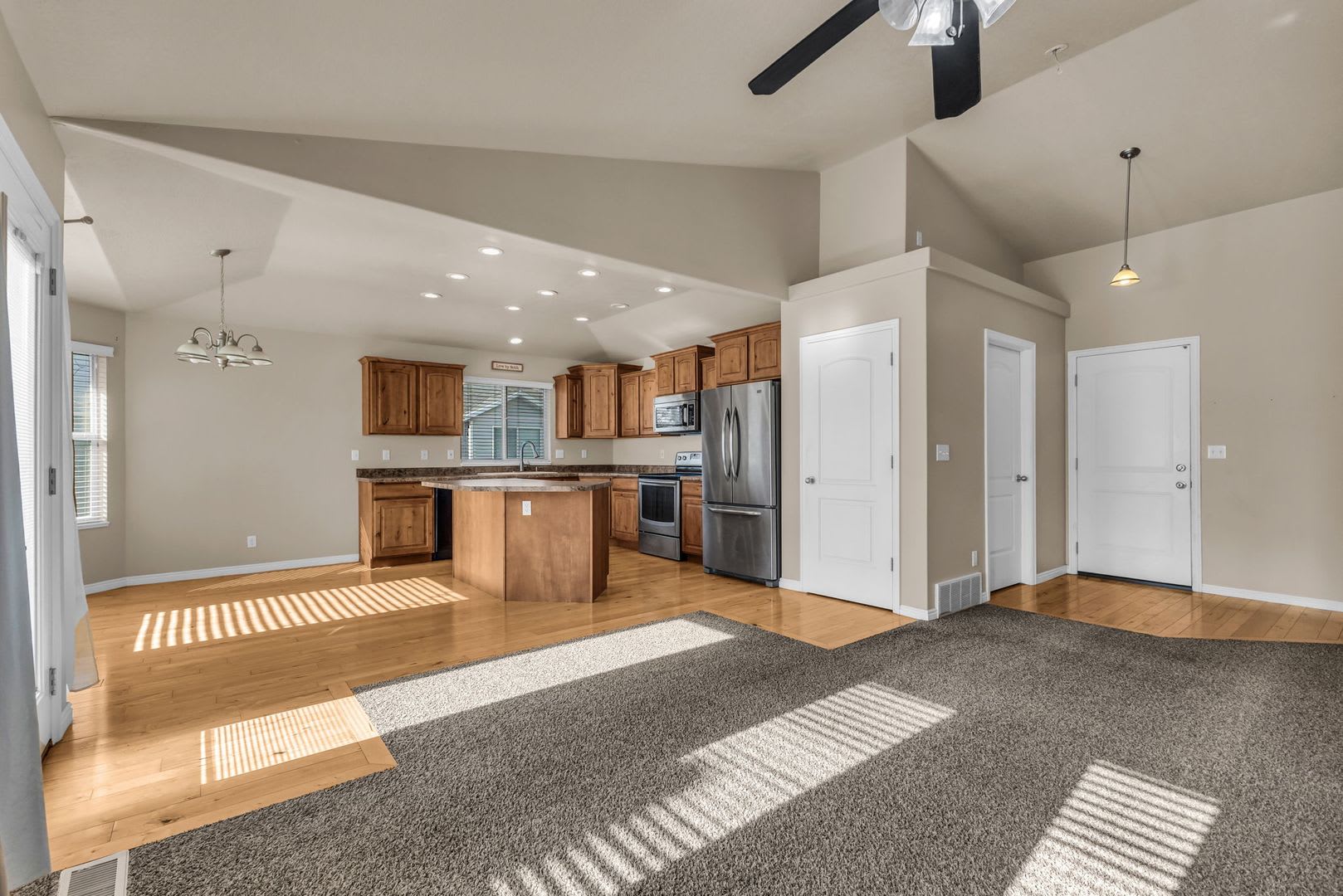 Beautiful 3 Bedroom Rambler in the Heart of Kaysville – photo 5