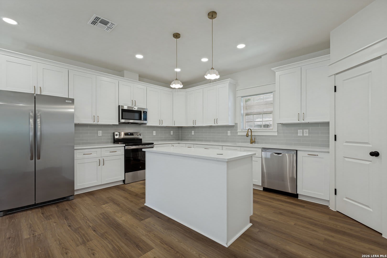 547 W HIGHLAND BLVD – photo 4