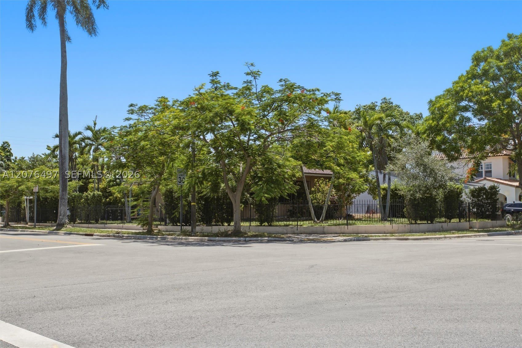 1200 SW 18th Ave – photo 2