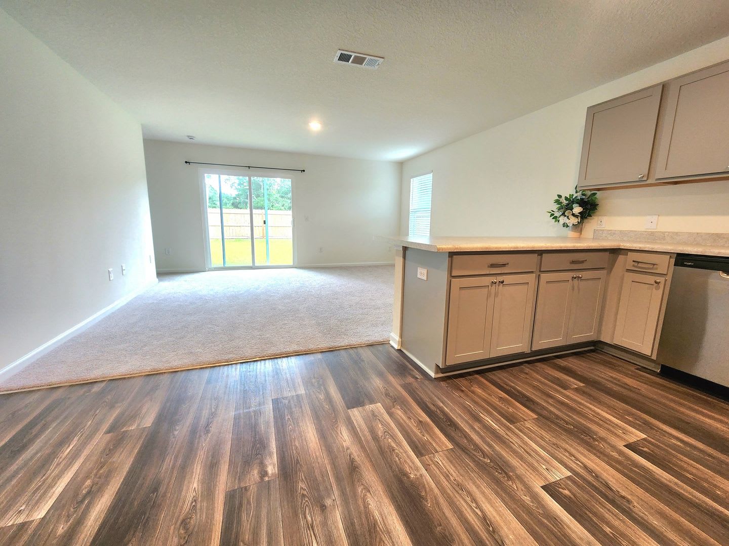 Stunning 4/2 in the Heart of Pensacola – photo 3
