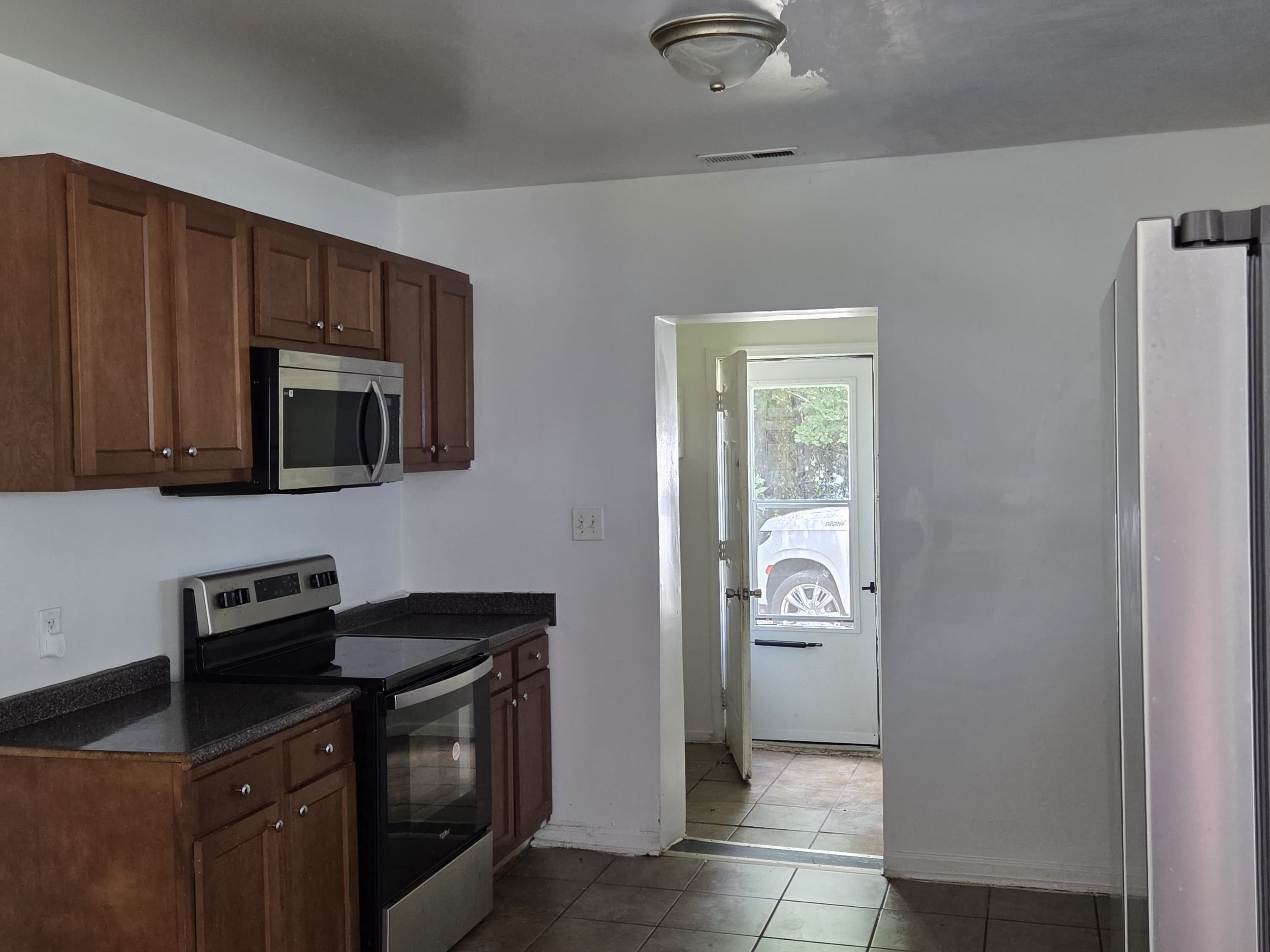 410 South College Drive – photo 1