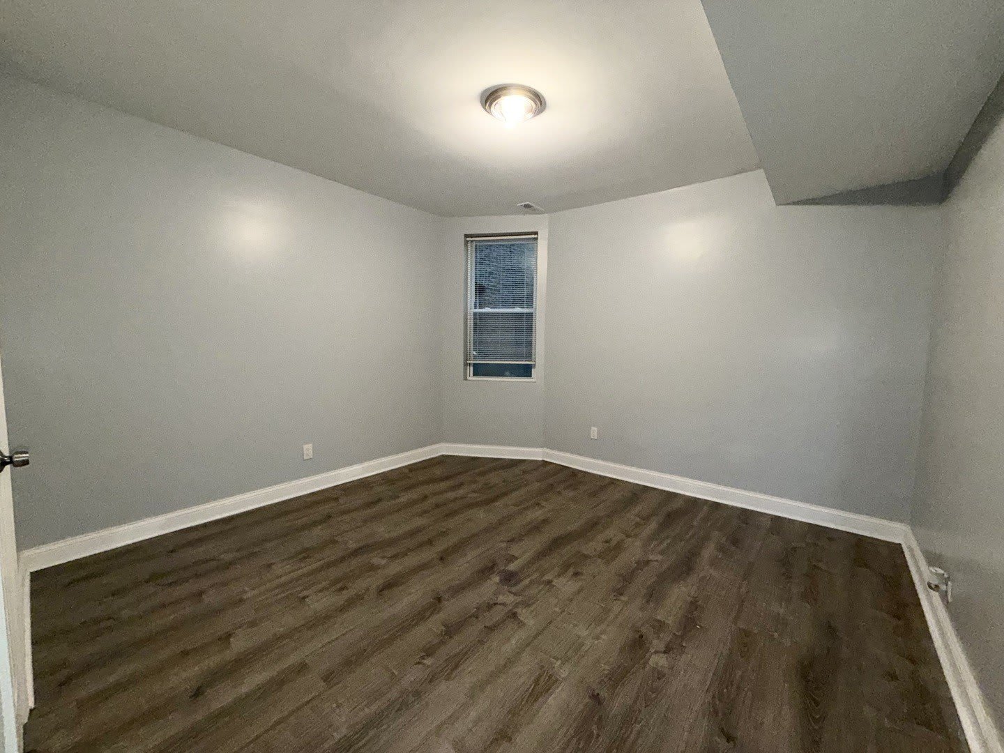 7724 S Essex Avenue – photo 4