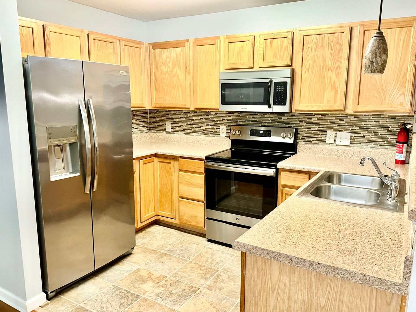 2nd floor 3-bedroom condo! – photo 2