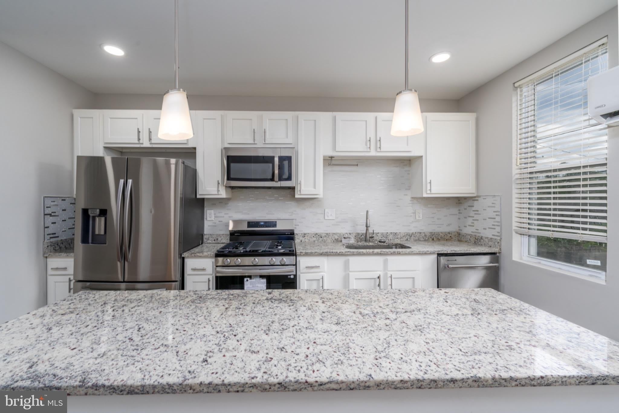 1521 CARSWELL Street – photo 1