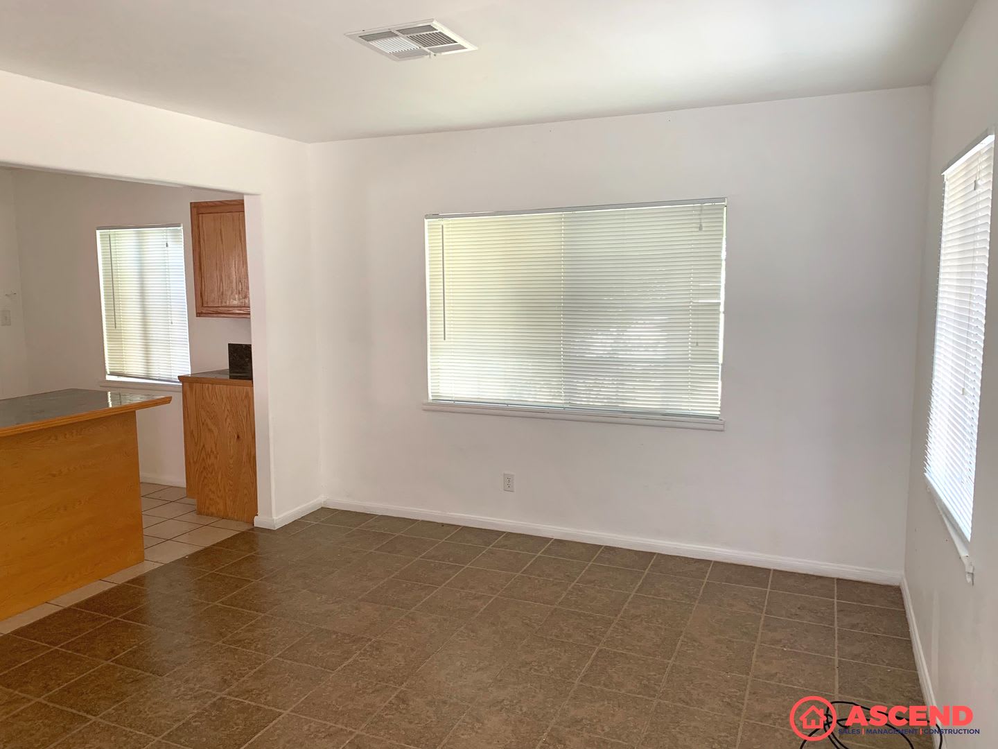Charming 4-Bed Rental with Bonus Space & Room to Grow – photo 3