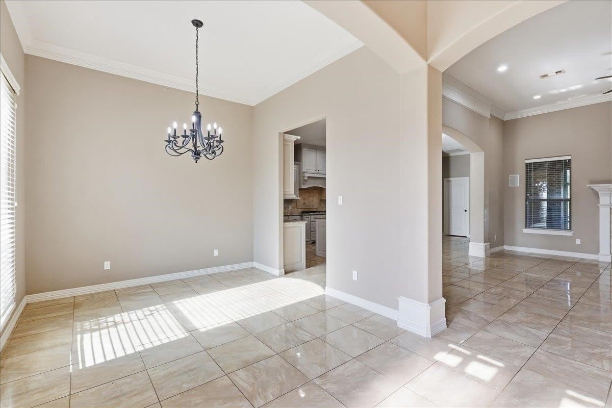 160 Colonial Estates Drive – photo 3