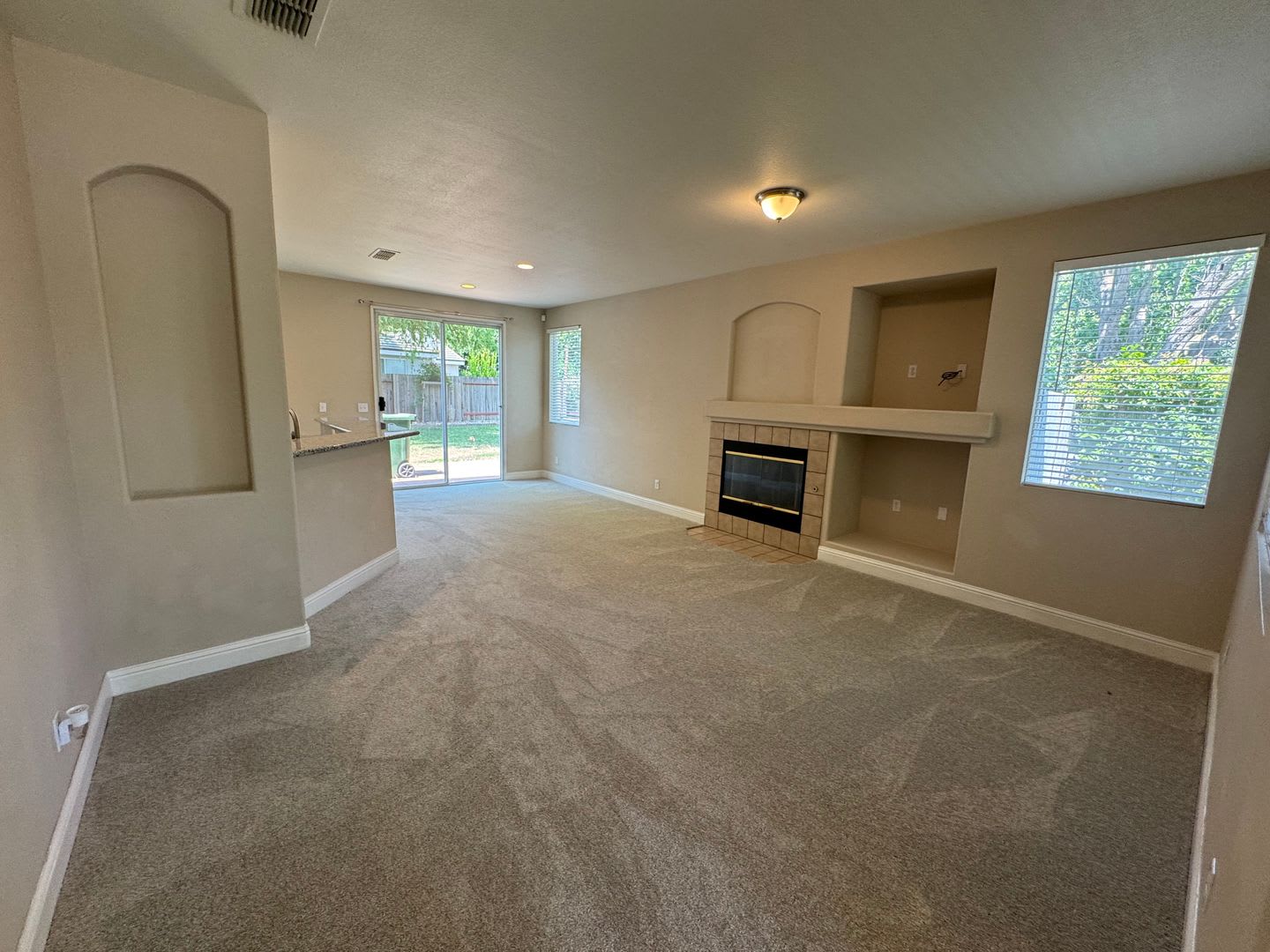 3 bed / 2 bath – photo 5