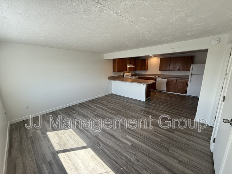 1231 2nd Street – photo 2