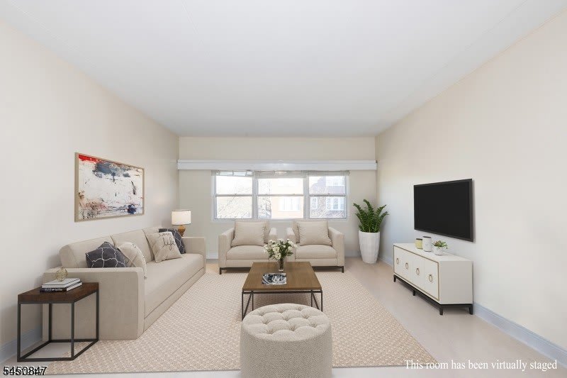 22 Riverside Dr – photo 2