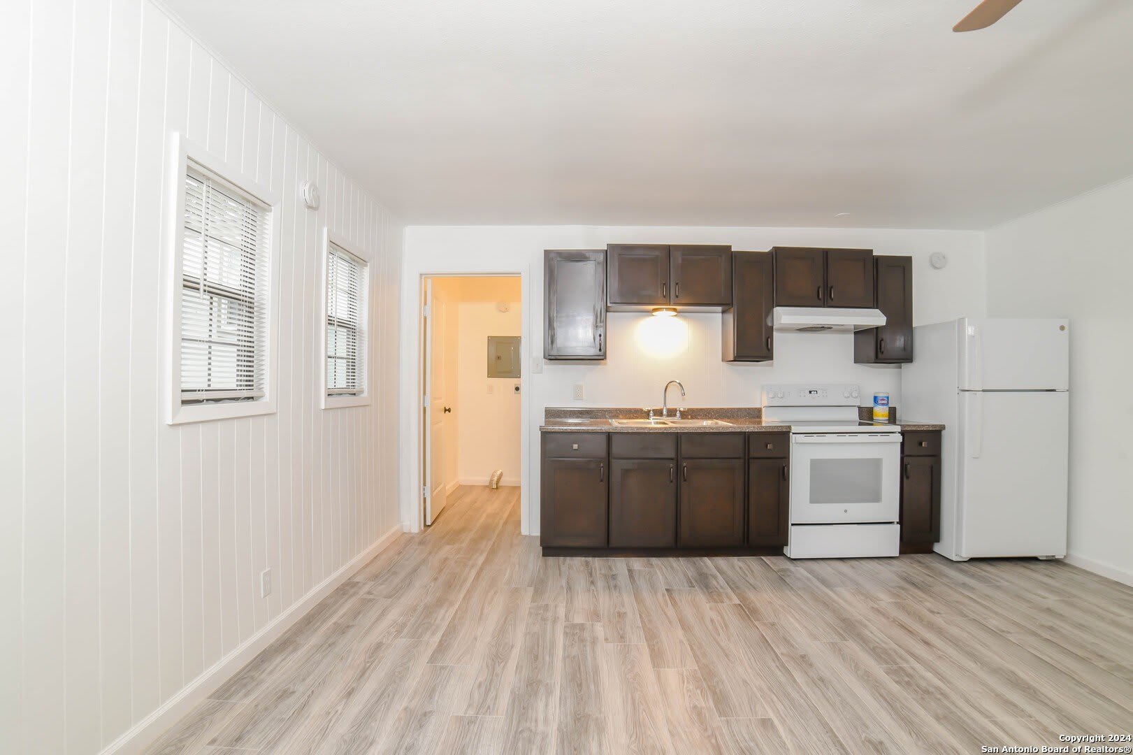 215 Greenlawn Ave – photo 5