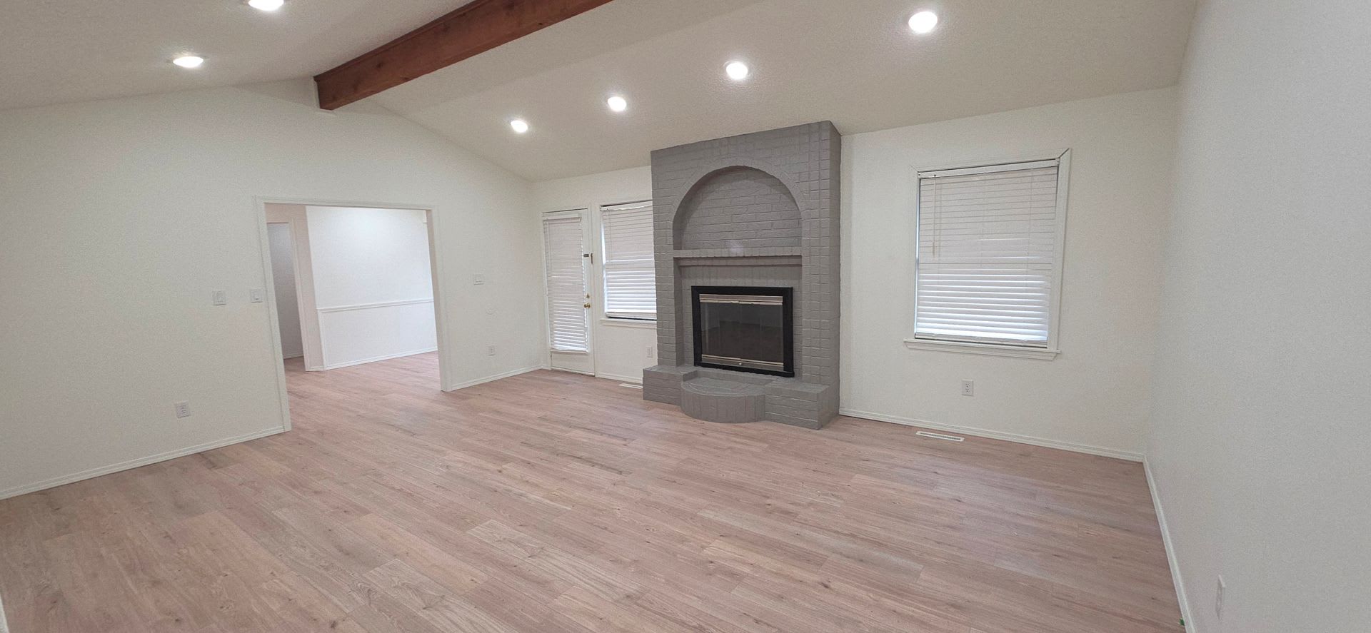 All Brick 3 Bedroom 2 Bathroom home in Kickapoo school district for $1795! – photo 5