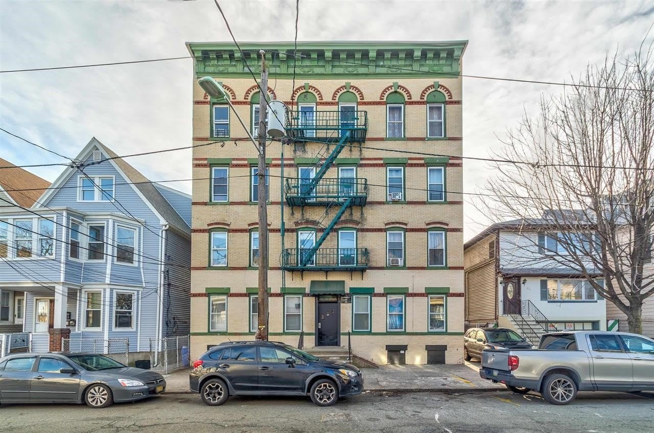80 W 18TH ST – photo 1